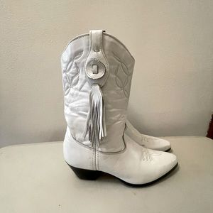 Laredo Vintage White Fringe Western Boots